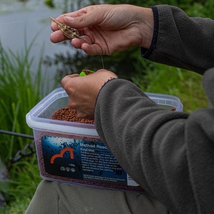 Spotted Fin Sweet Meat Method Ready Pellets 2mm 2kg In Use