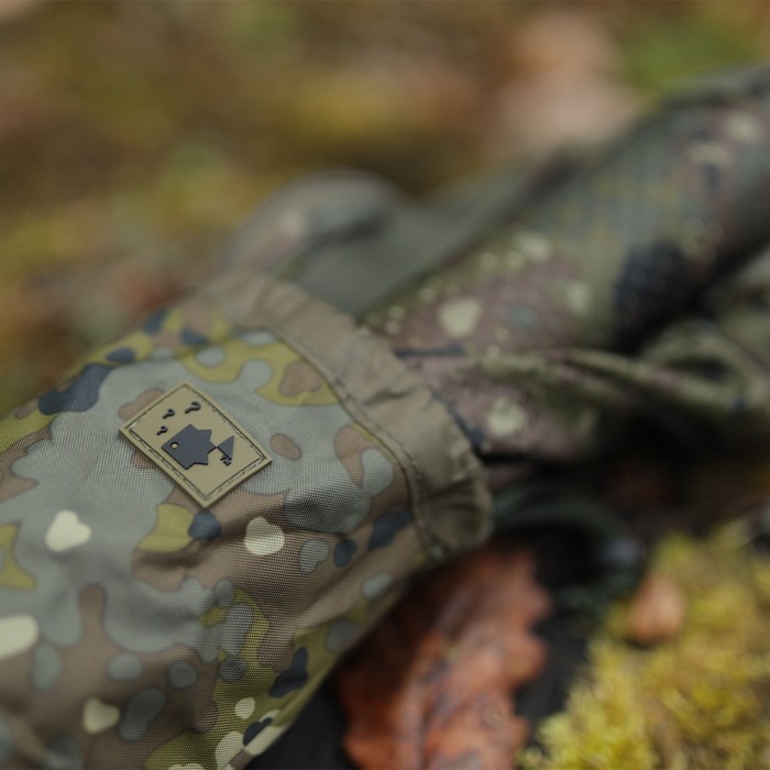 Thinking Anglers Camfleck ALL-IN-ONE Retainer Fishing Sling Close Up 1