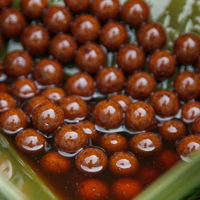 CC Moore 500ml Tuna Oil In Use