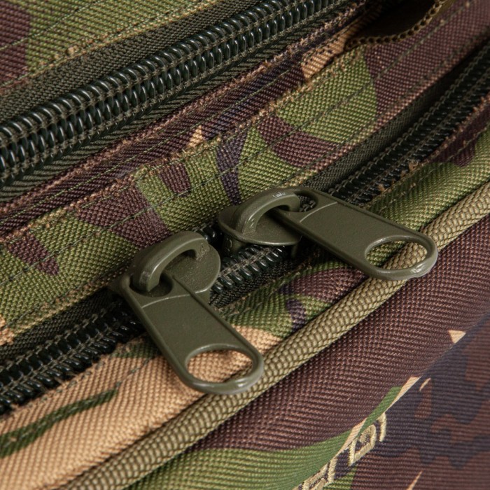 Trakker DPM Chilla Fishing Bag Close Up Zips