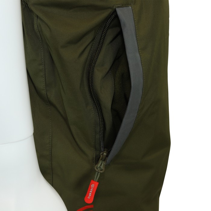 Trakker Core 3-Piece Winter Fishing Suit Bag