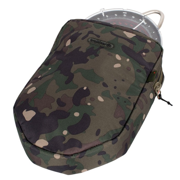 Trakker NXC Camo Scales Pouch In Use 1