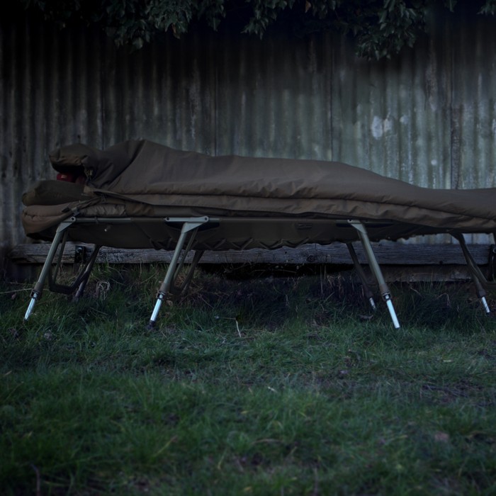 Trakker RLX 8 Leg Bedchair 4