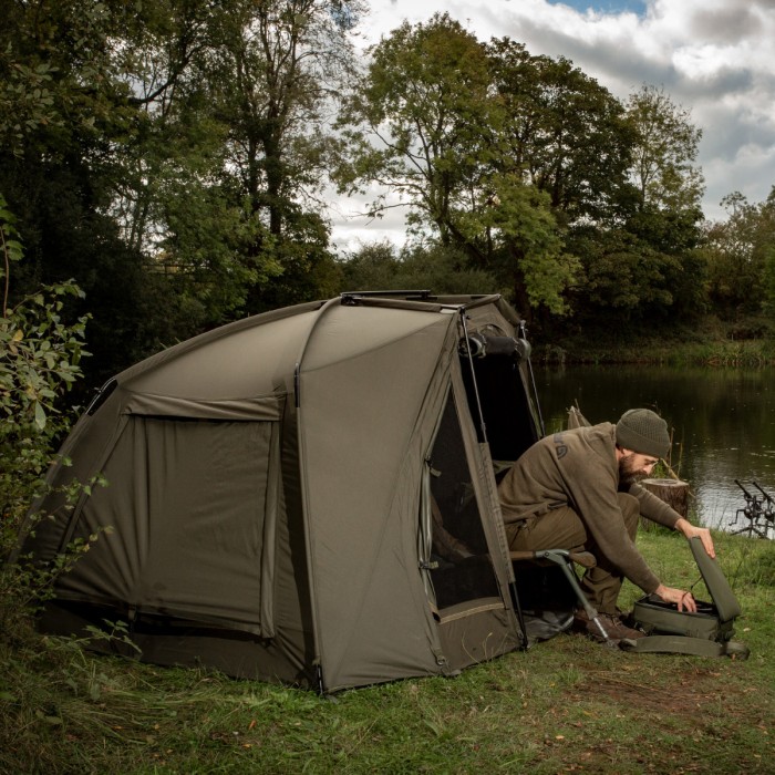 Trakker Tempest 100 Fishing Bivvy Aquatexx EV 1.0 In Use 3