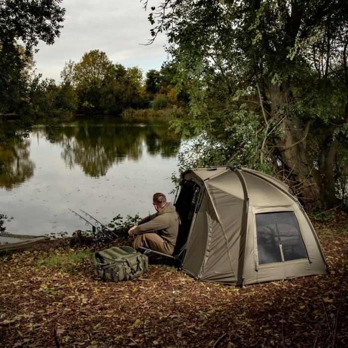 Trakker Tempest 100 Fishing Brolly Aquatexx EV 1.0 In Use 2