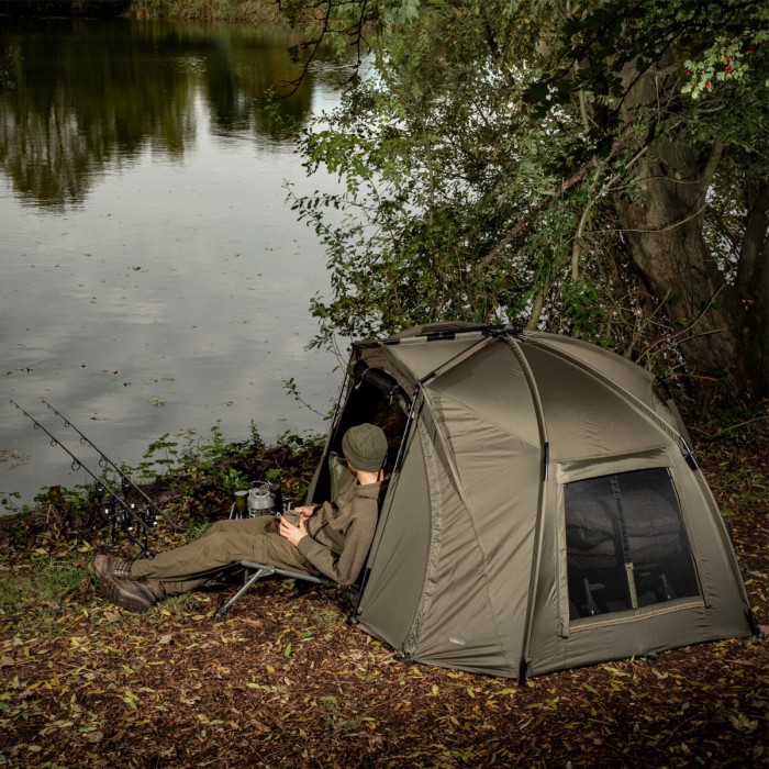 Trakker Tempest 100 Fishing Brolly Aquatexx EV 1.0 In Use 3
