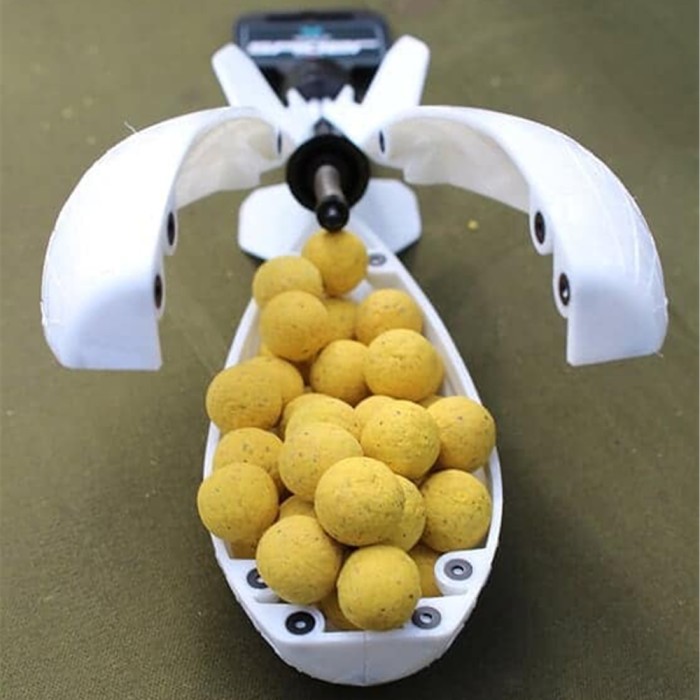 Wolf X-Spod Large Performance White In Use