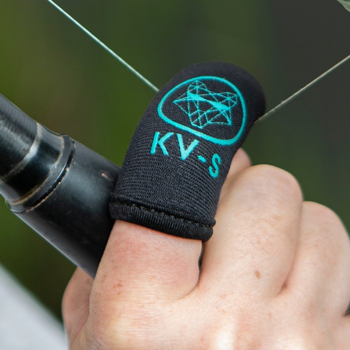 Wolf Kevlar Tipped Finger Stall in use 3