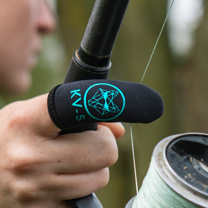 Wolf Kevlar Tipped Finger Stall in use 2