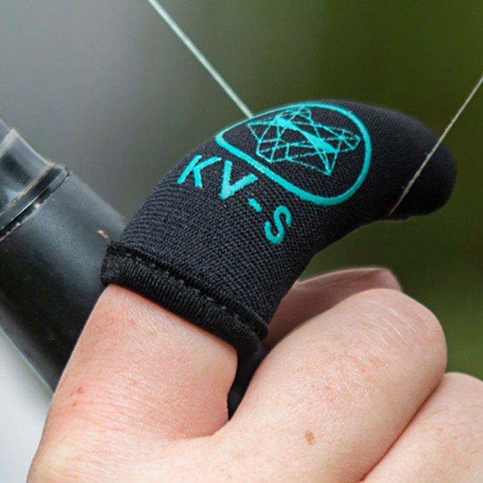 Wolf Kevlar Tipped Finger Stall in use