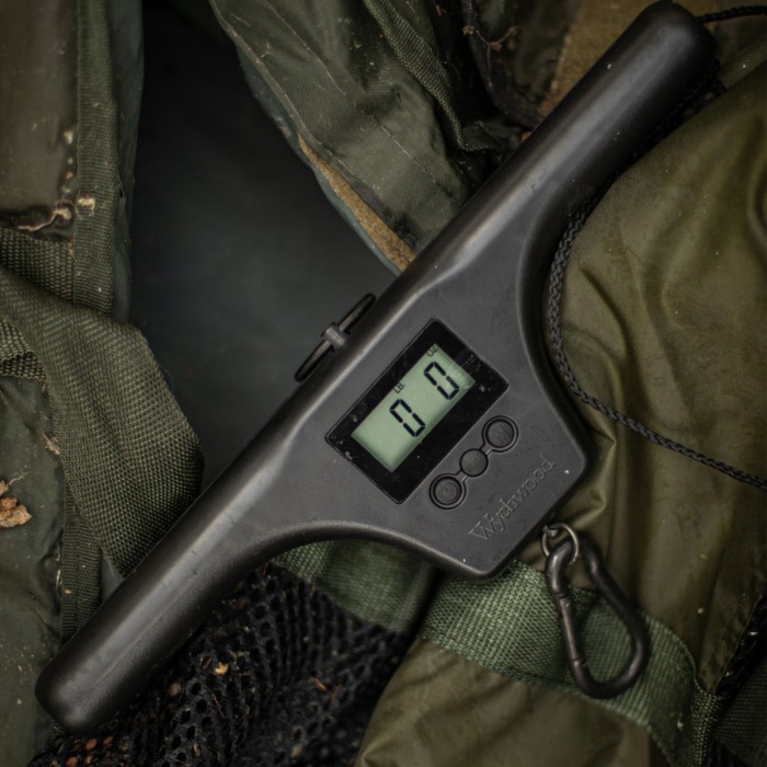 Wychwood Dual Screen T-Bar Scales 60lb In Use 2