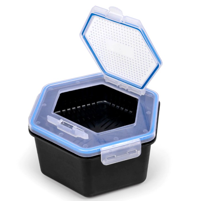Zebco Secure-Lock Bait Box & Sieve 2L 1